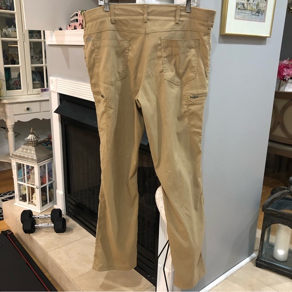 NEW Wrangler Men’s Flex Waist Khaki Camel Tan Outdoors Work Cargo Straight Pants - Picture 4 of 5